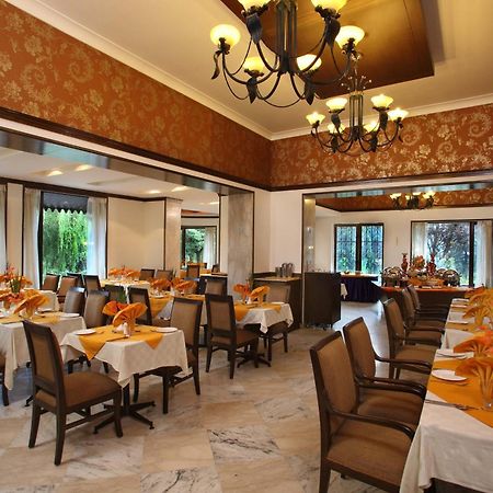 Shervani Hilltop Resort Nainital Exterior foto
