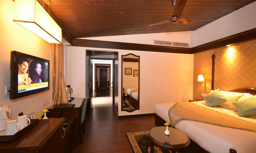 Shervani Hilltop Resort Nainital Exterior foto